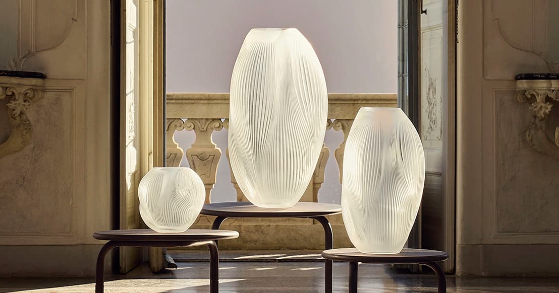How to Decorate Your Home with Vases: Basics and New, Unconventional Concepts by MDMAISON