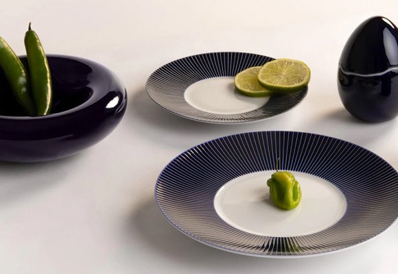 Jaune de Chrome Bolero Blue dinnerware collection