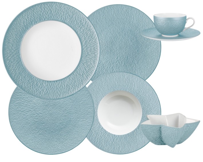 Raynaud Minéral Irisé Sky Blue dinnerware collection