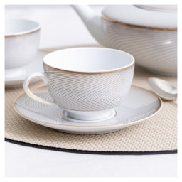 Raynaud, Oskar, Tea cup and saucer