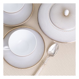 Raynaud, Oskar, Tea cup and saucer