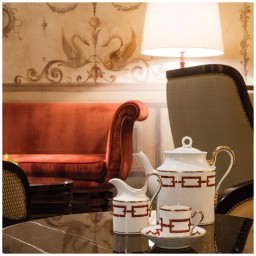 Ginori 1735, Catene Scarlatto, Milk pitcher