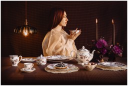 Bernardaud, Albertine prune, Oval platter 33 cm