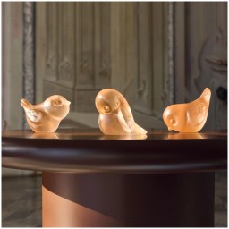 Lalique, Air Piou-Piou, Bird sculpture, head down, coral