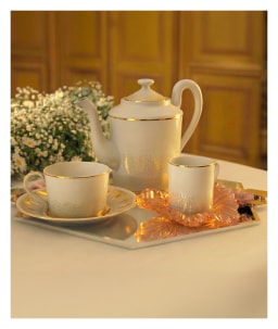 Daum, Or d'Abeille Tableware, Set of 2 coffee cups and saucers