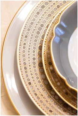 Robert Haviland & C. Parlon, Syracuse Taupe, Dinner set for 6 persons