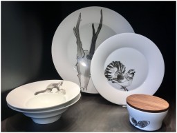 Hering Berlin, Piqueur, Set of 2 jam dishes on tray