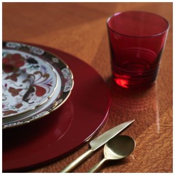 Von Gern Home, Lacquer placemats and coasters, Round ombre placemat, red ombre