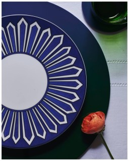 Von Gern Home, Lacquer placemats and coasters, Round ombre placemat, blue & green ombre