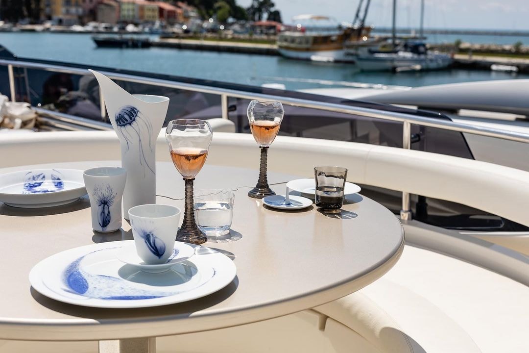 Hering Berlin, Ocean, Beaker with saucer