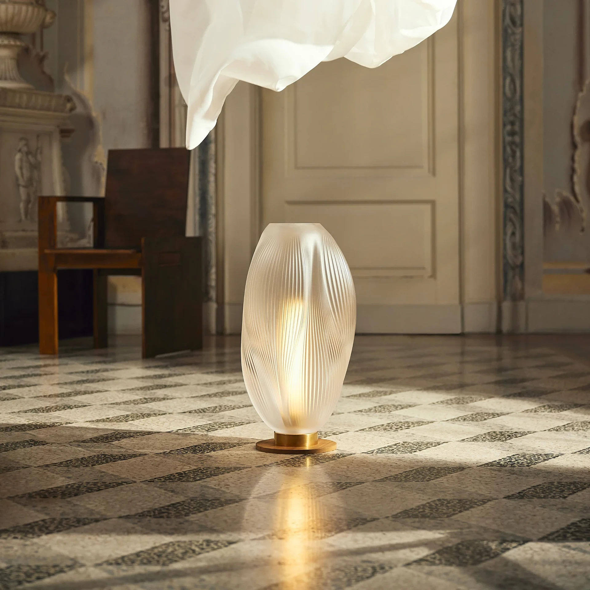 Lalique, Air Alizé Light, Table lamp, extra large
