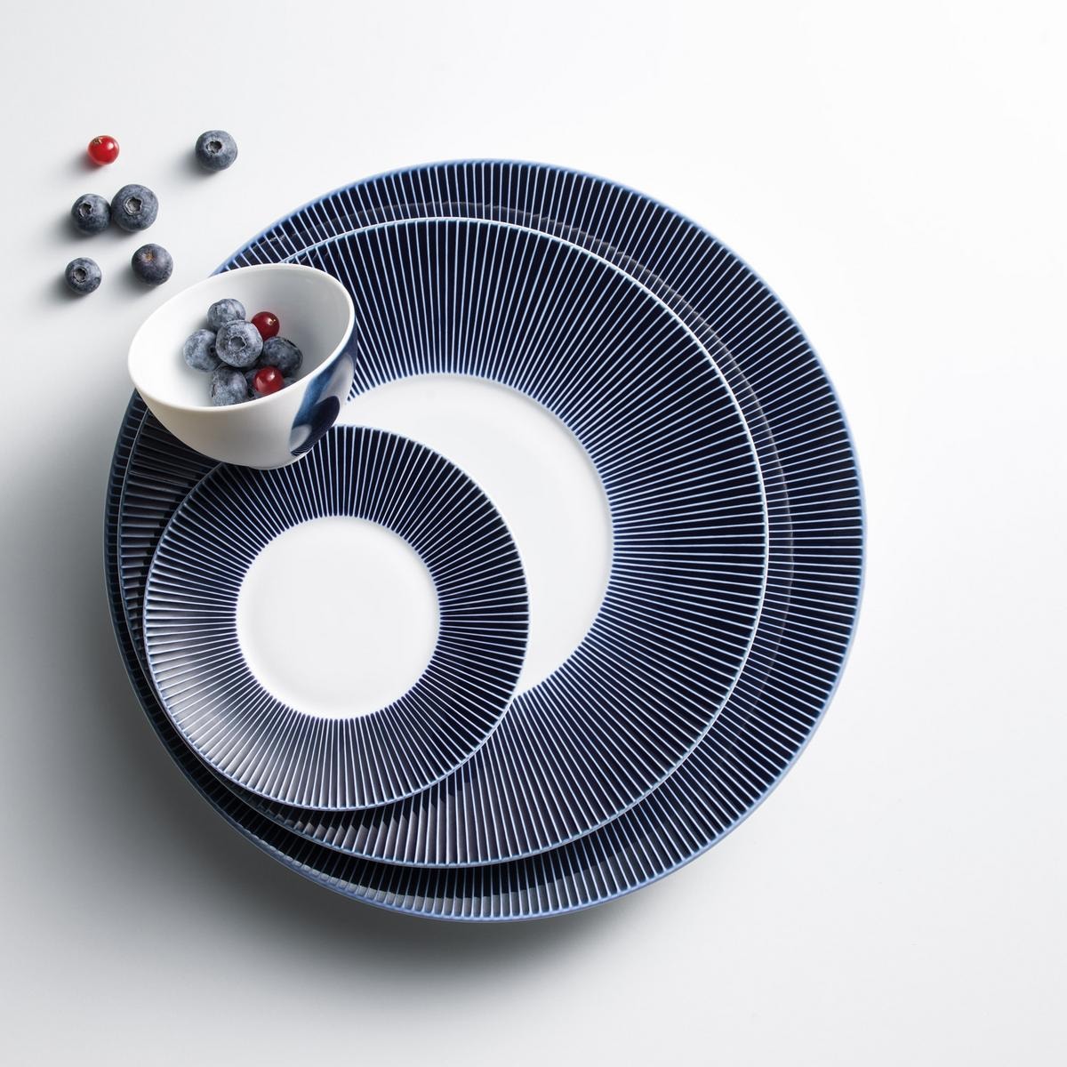 Jaune de Chrome, Bolero Blue, Bread & butter plate