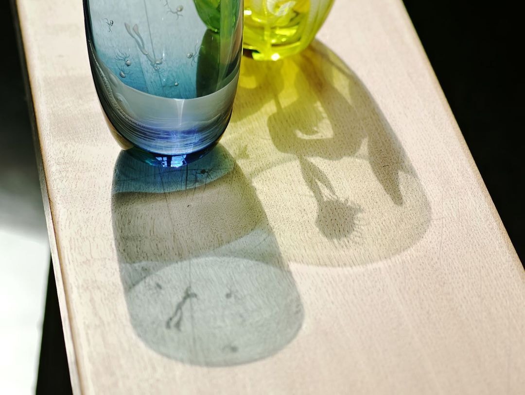 Theresienthal, Planet Earth, Pitcher, bee engravings