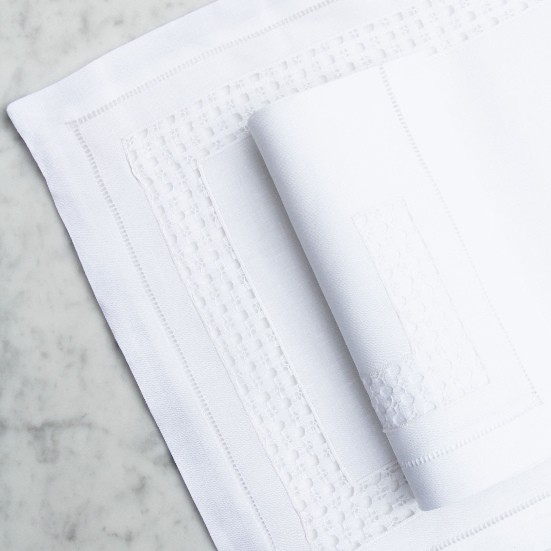 Valombreuse, Jours coco table linen, Placemat and napkin set, white