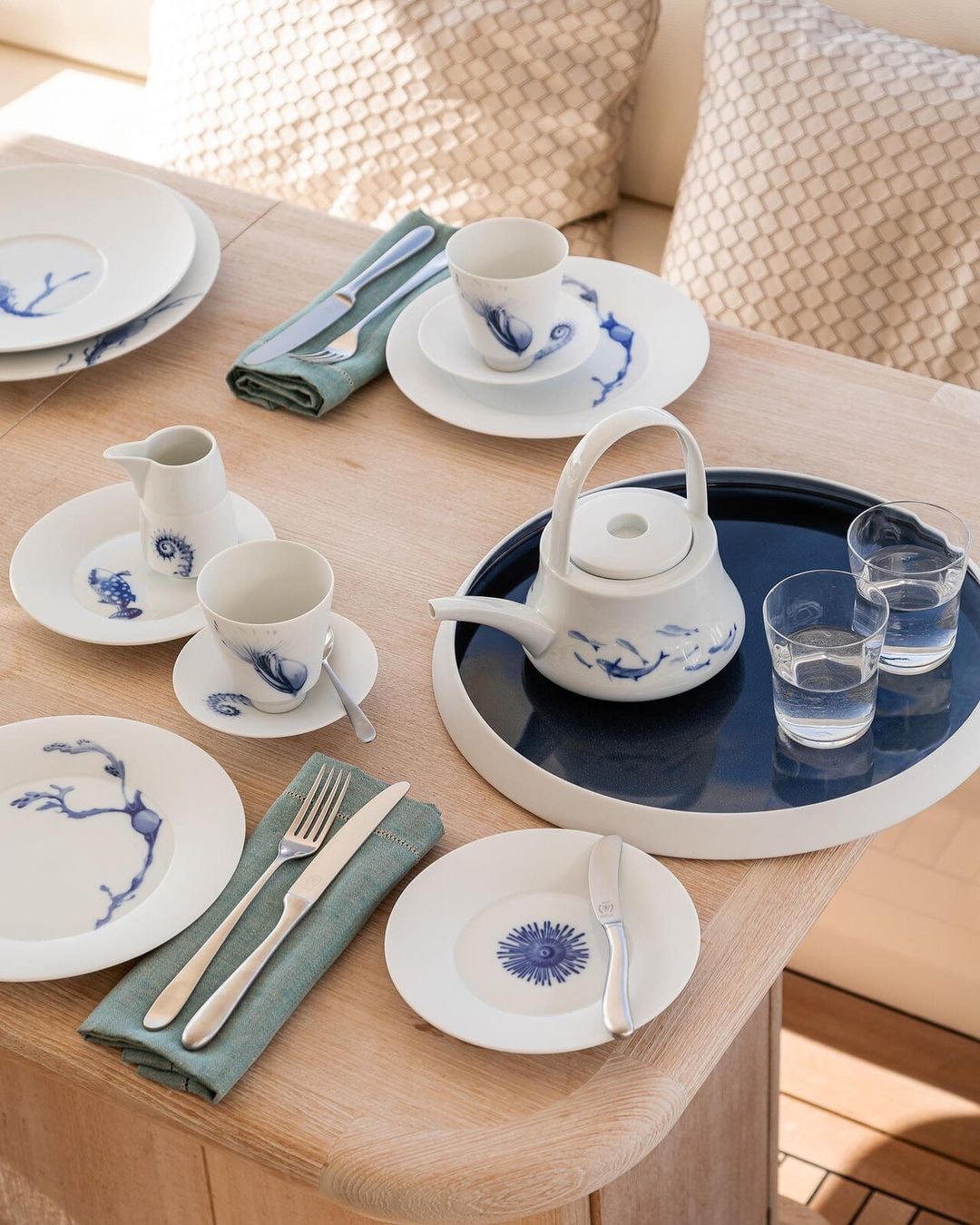 Hering Berlin, Ocean, Beaker with saucer