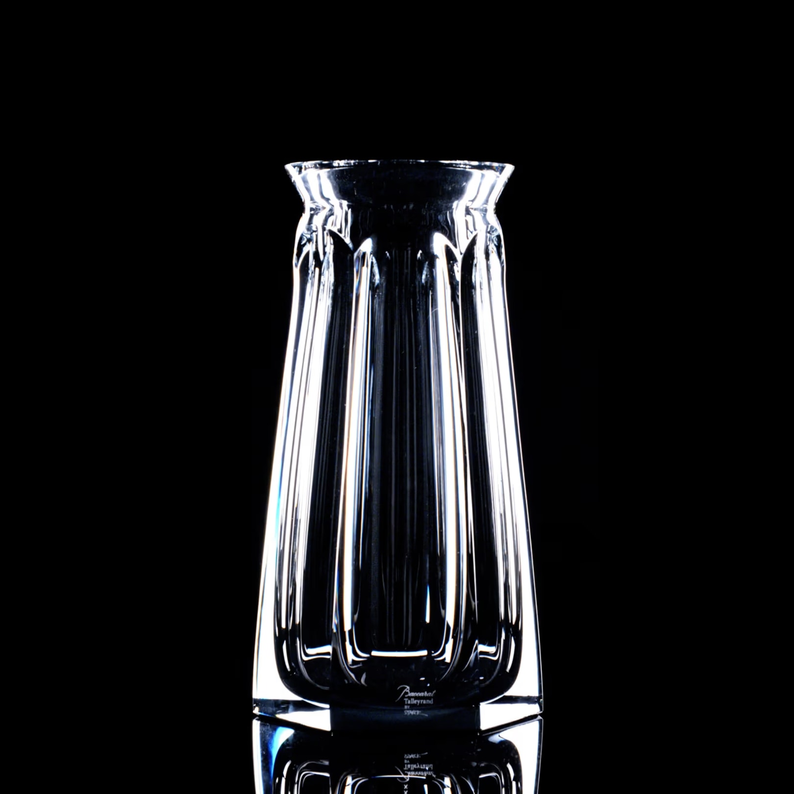 Baccarat, Harcourt vases, Éminence grise vase