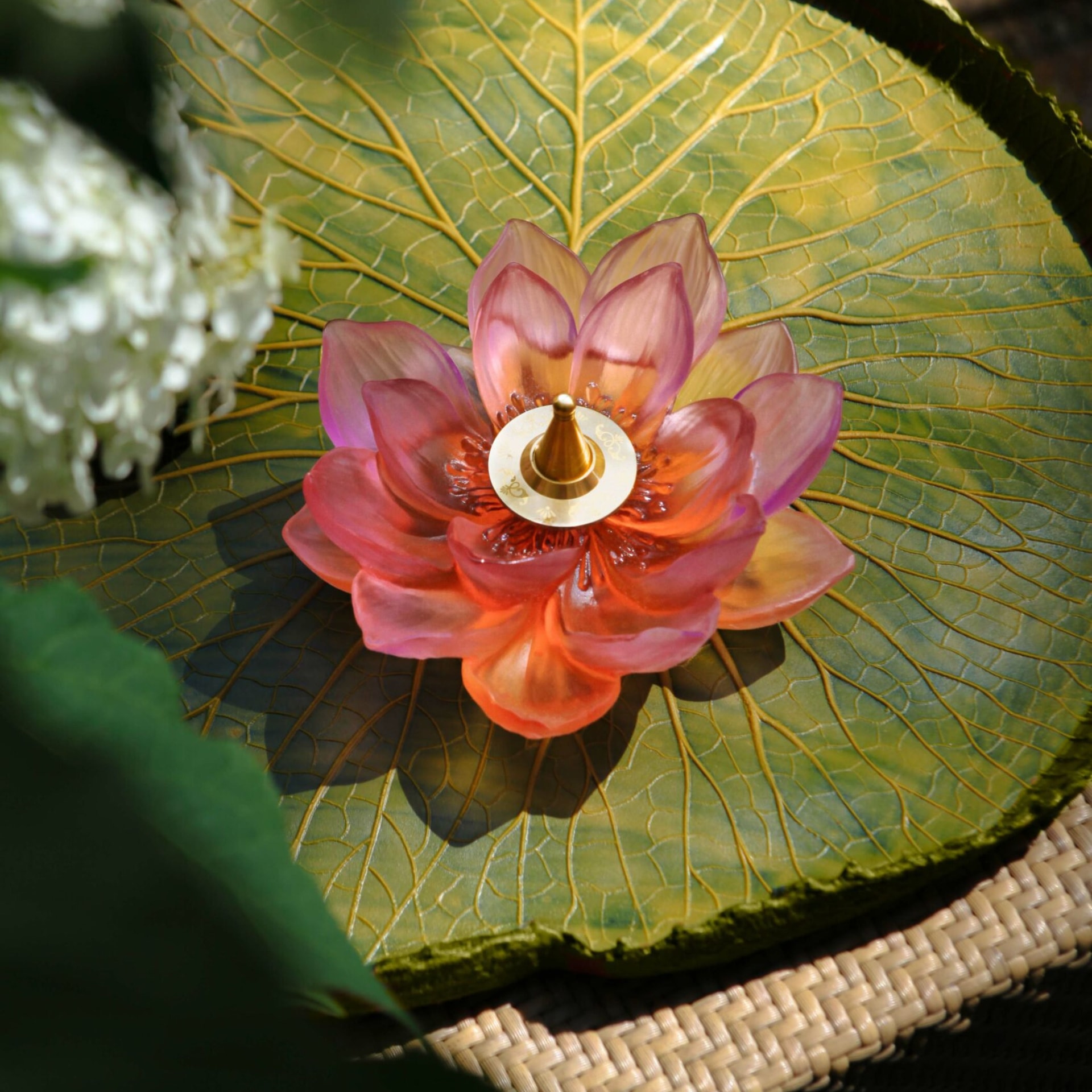 Daum, Jardin de Lotus, Incense holder, amber pink