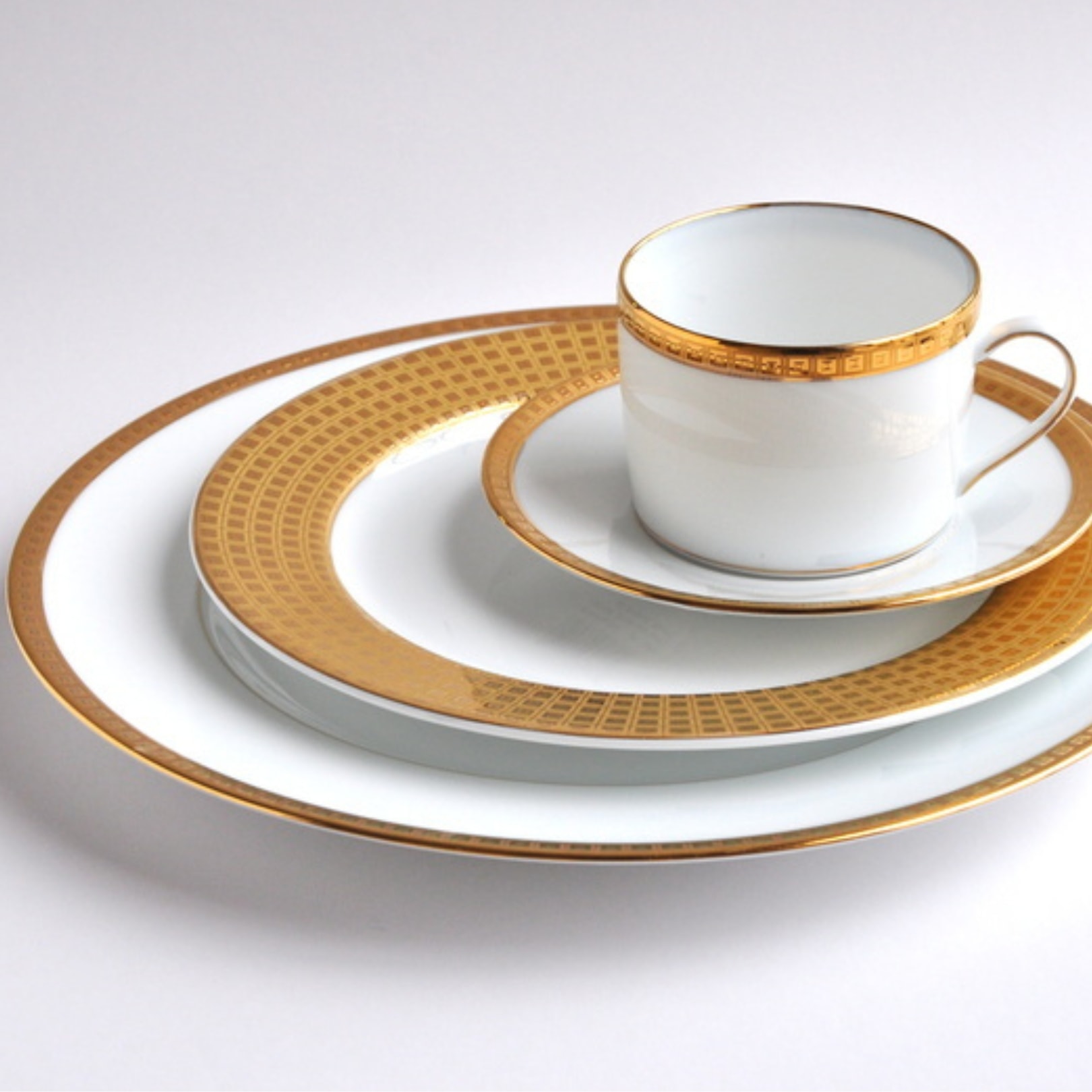 Bernardaud, Athena Gold, Pastry plate