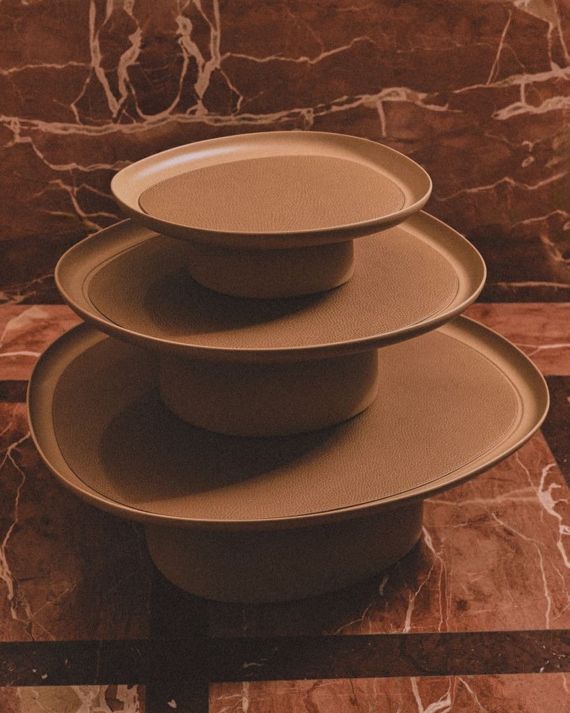 Giobagnara, Maris raised trays by Kelly Wearstler, Large raised tray, cappuccino