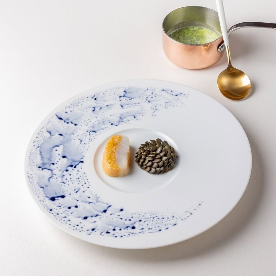 Jaune de Chrome, Blue impression, Dessert plate, 2011