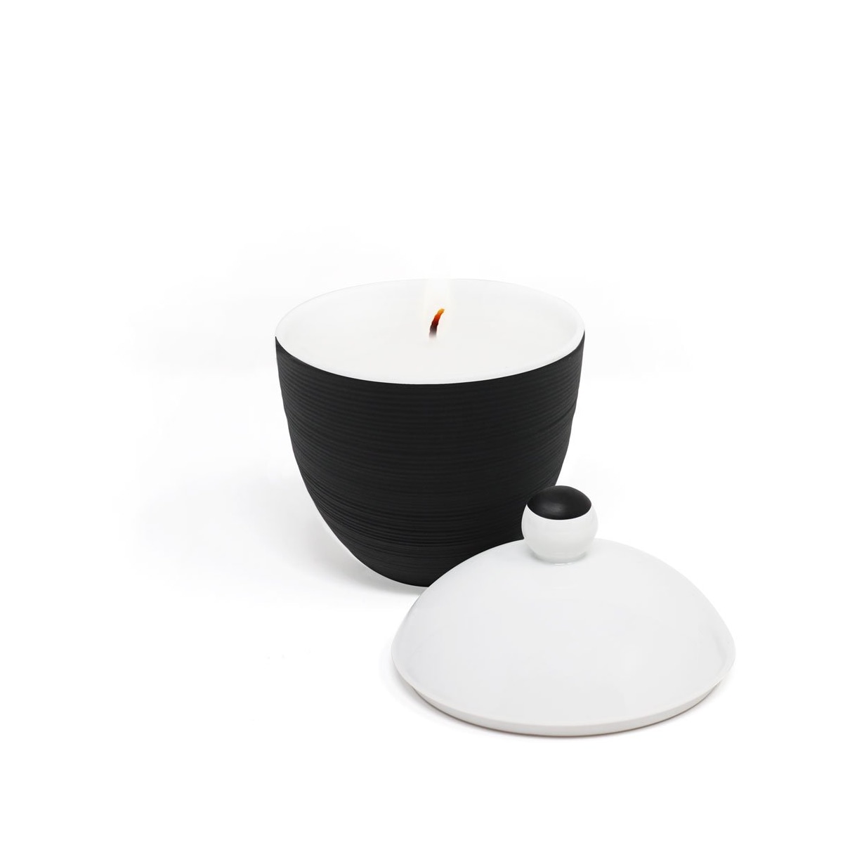 J.L Coquet, Hémisphère Black Bakelite, Candle jar "orange tree" scent