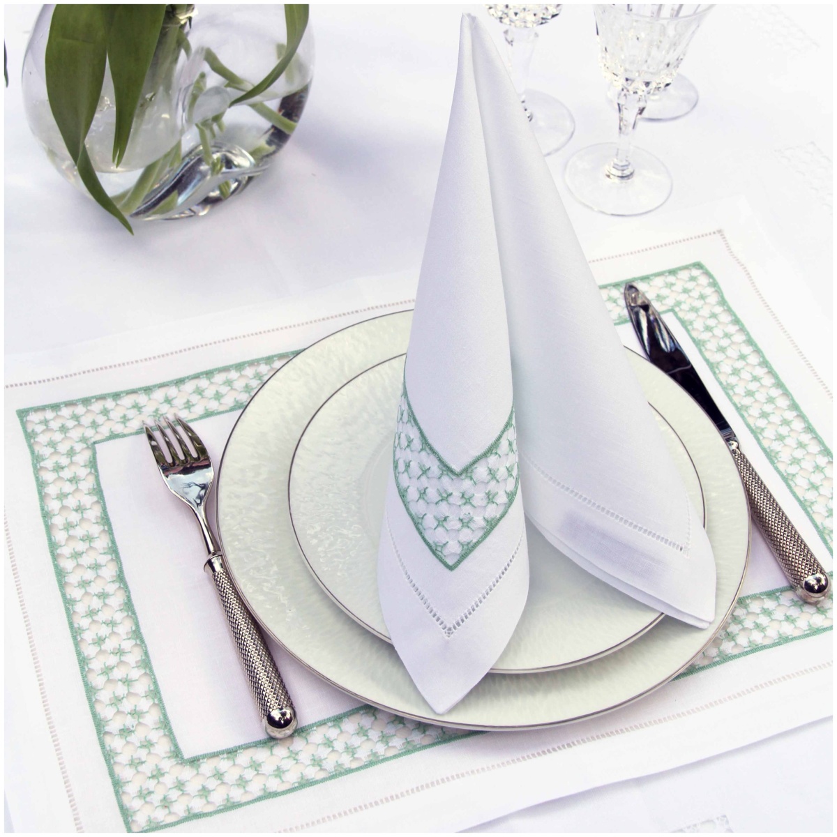 Valombreuse, Jours coco table linen, Placemat and napkin set, green