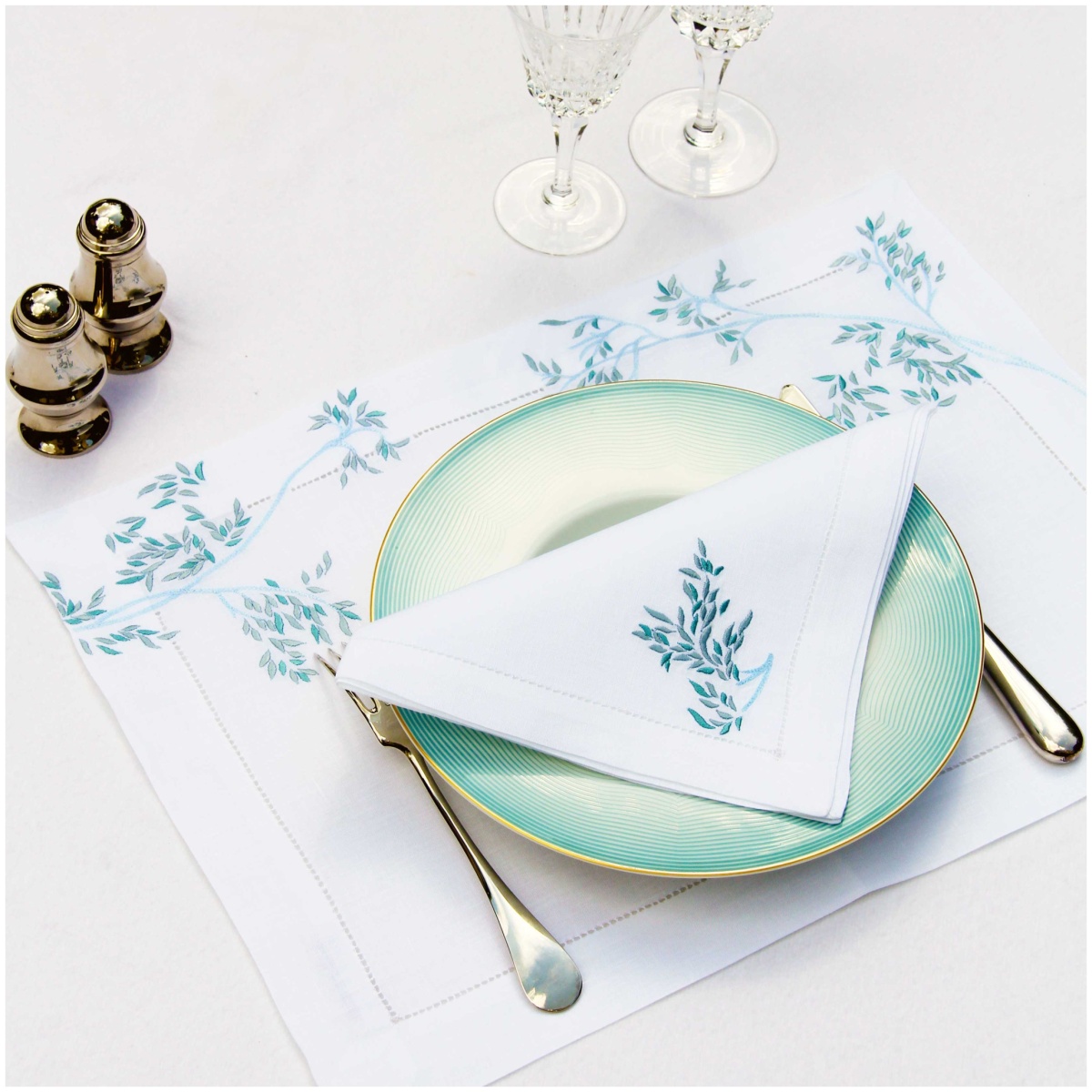 Valombreuse, Nagoya table linen, Placemat and napkin set, blue