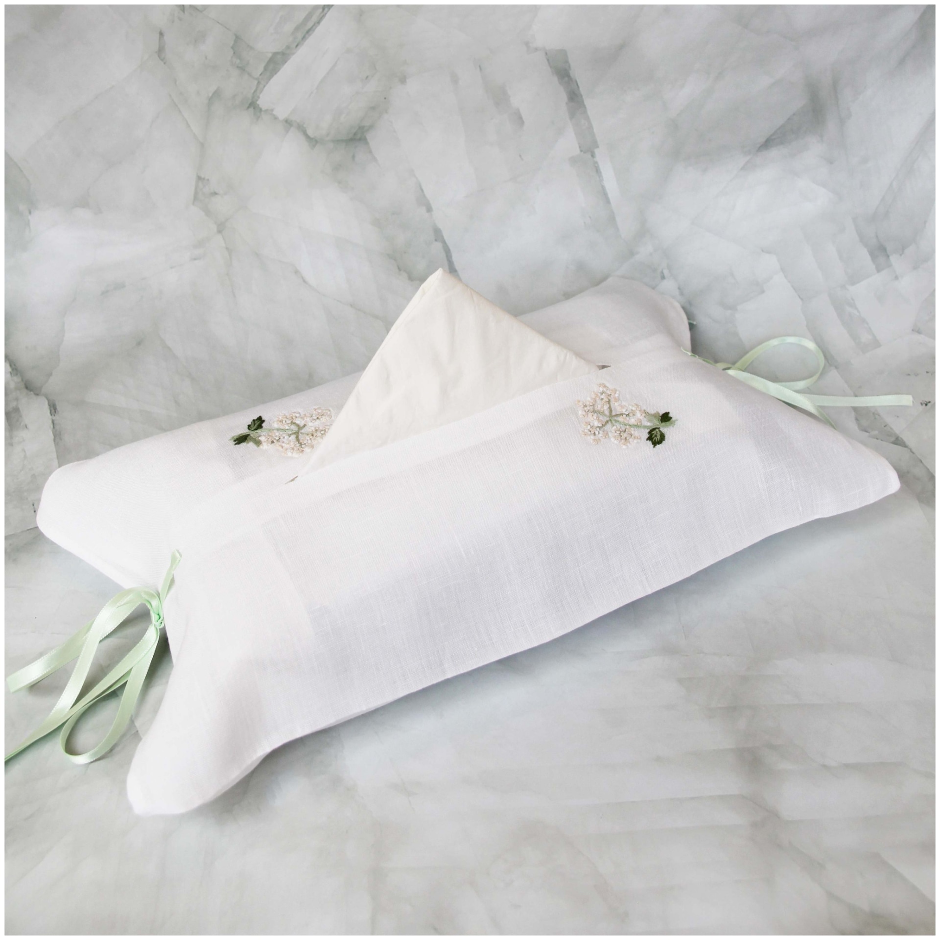 Valombreuse, Angélique table linen, Rectangular tissue box cover