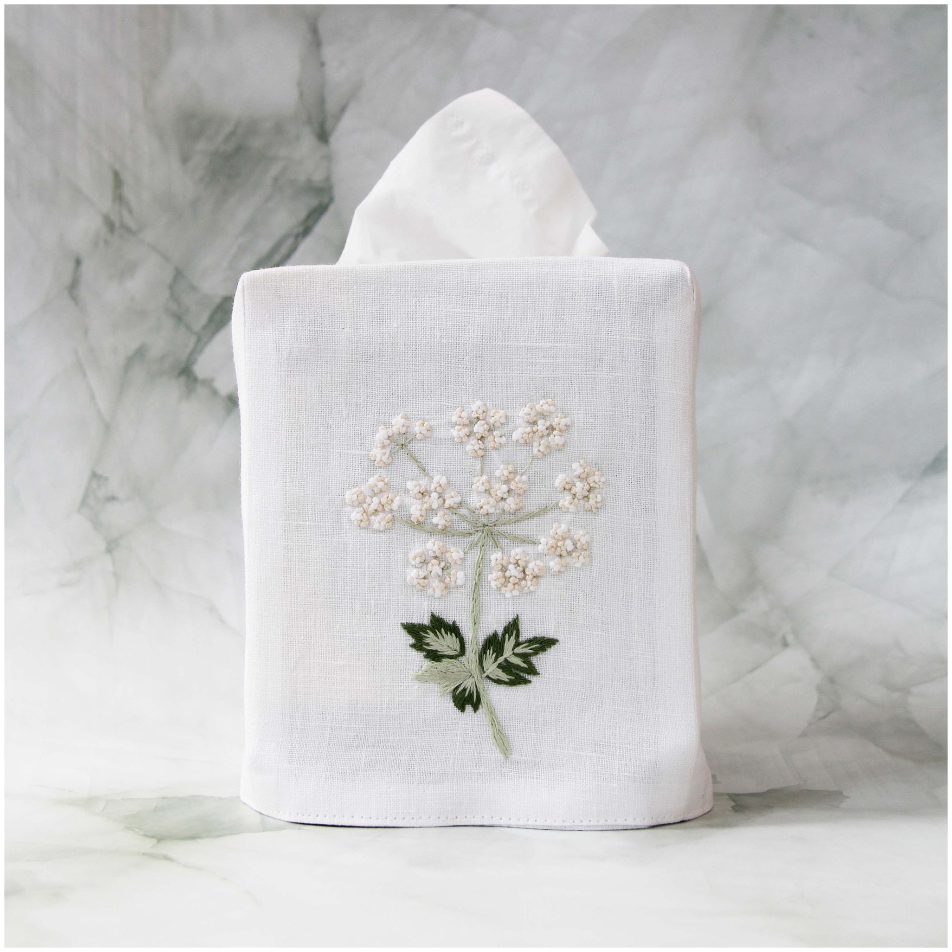 Valombreuse, Angélique table linen, Square tissue box cover