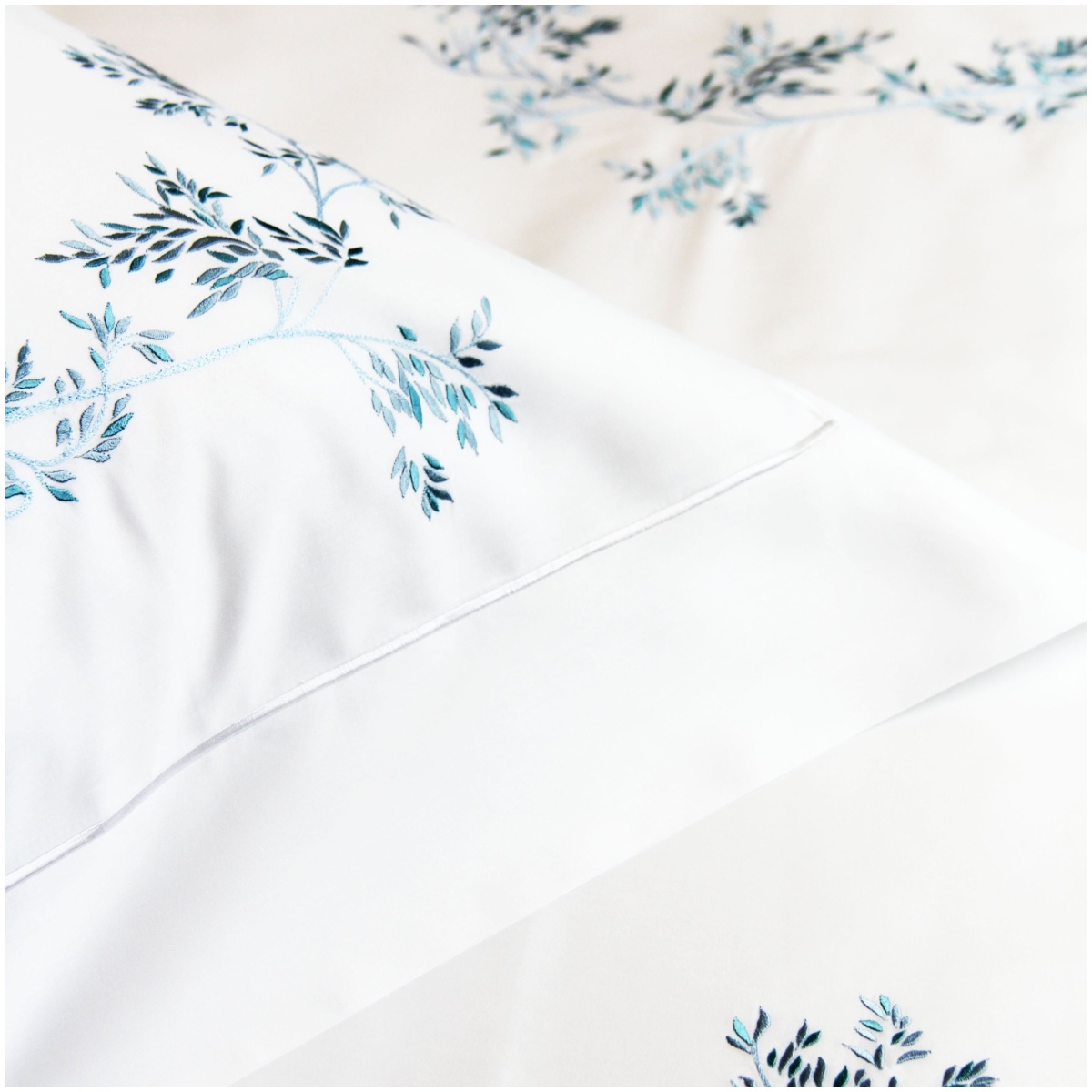 Valombreuse, Nagoya bed linen, Set of 2 pillowcases, square blue