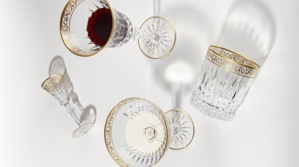 Cristallerie de Montbronn Viktoria glassware collection with gold incrustation Cristallerie de Montbronn Viktoria glassware collection with gold incrustation