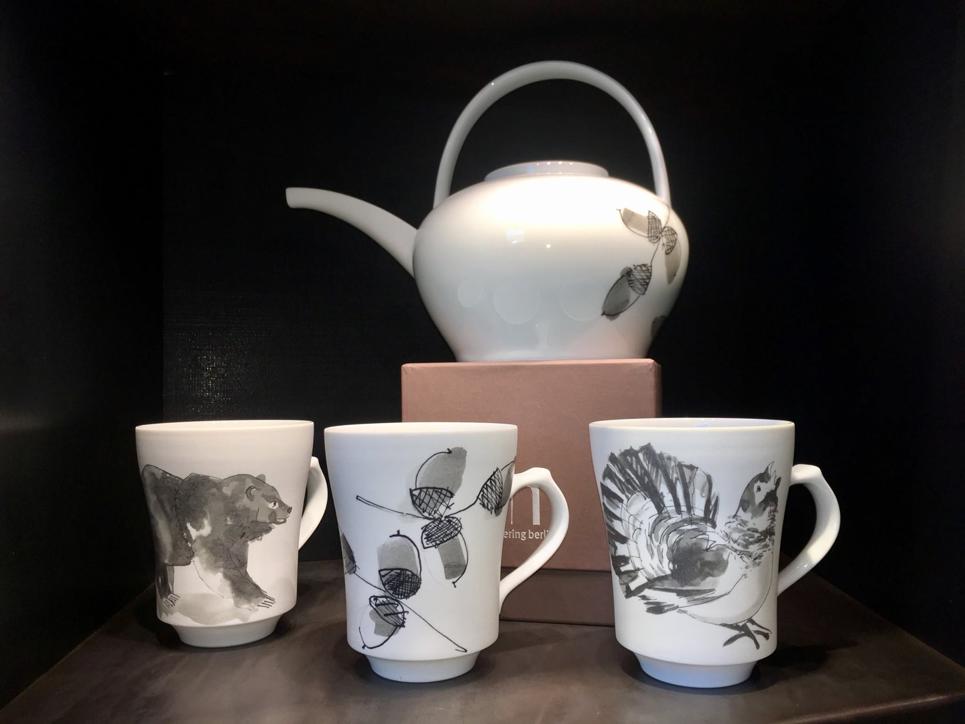 Hering Berlin, Piqueur, Teapot with handle