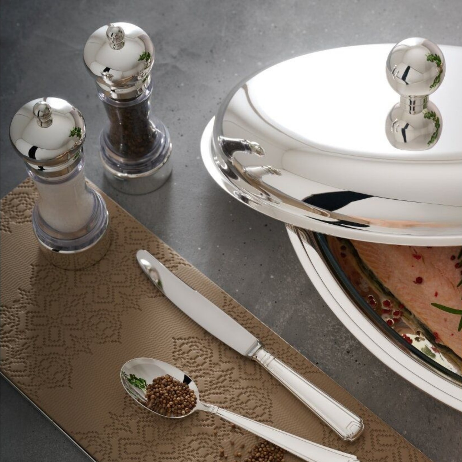 Schiavon, Essentia table accessories, silver plated, Oval serving dish with pyrex and lid