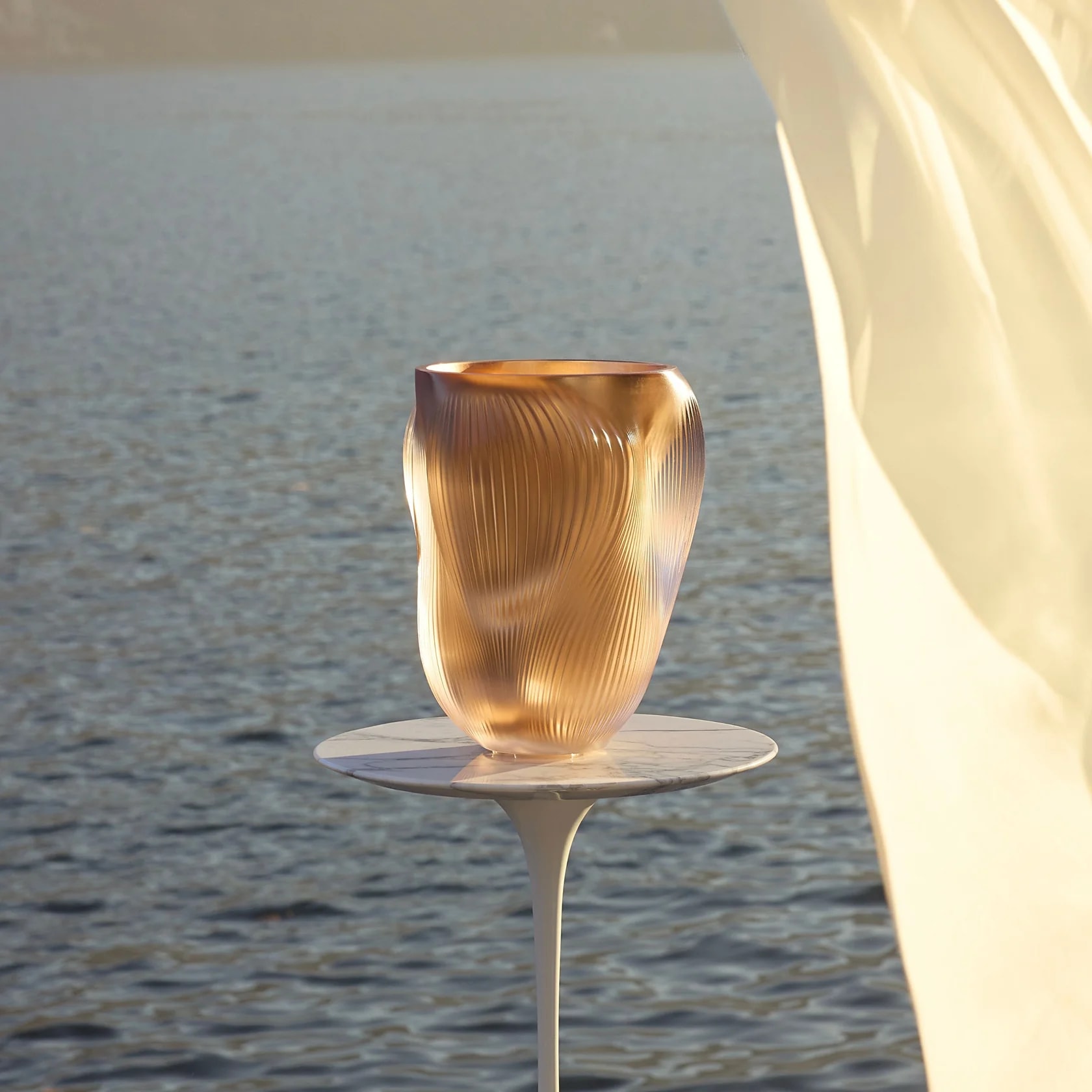 Lalique, Air Alizé, Large vase, pink gold