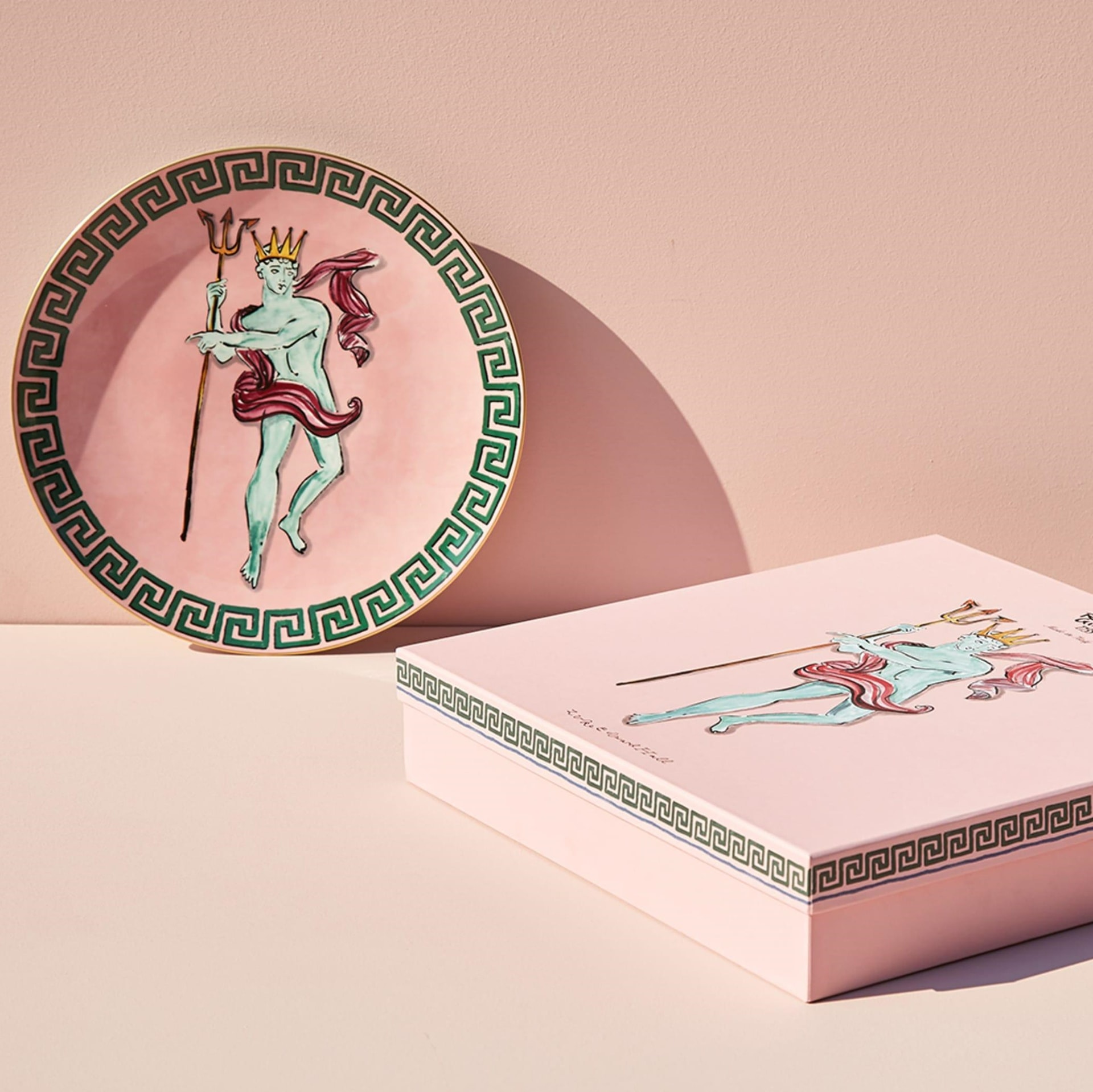 Ginori 1735, Il viaggio di Nettuno, Presentation plate