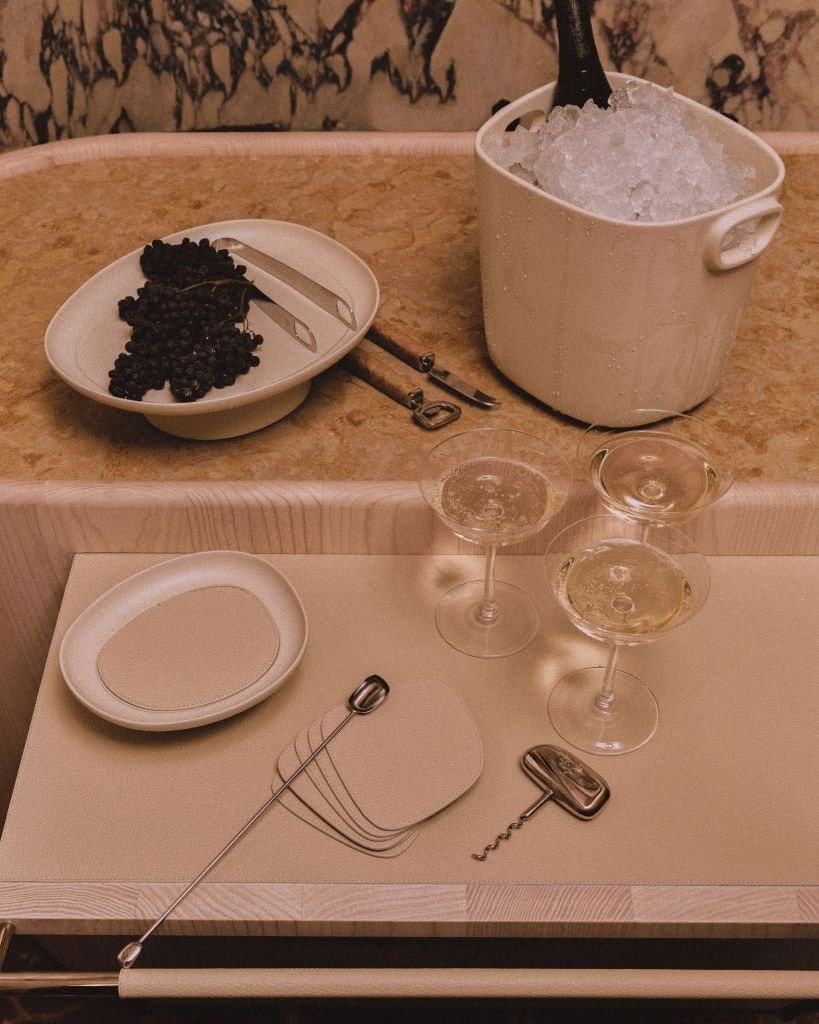 Giobagnara, Maris aluminium trays by Kelly Wearstler, Small round tray, ivory