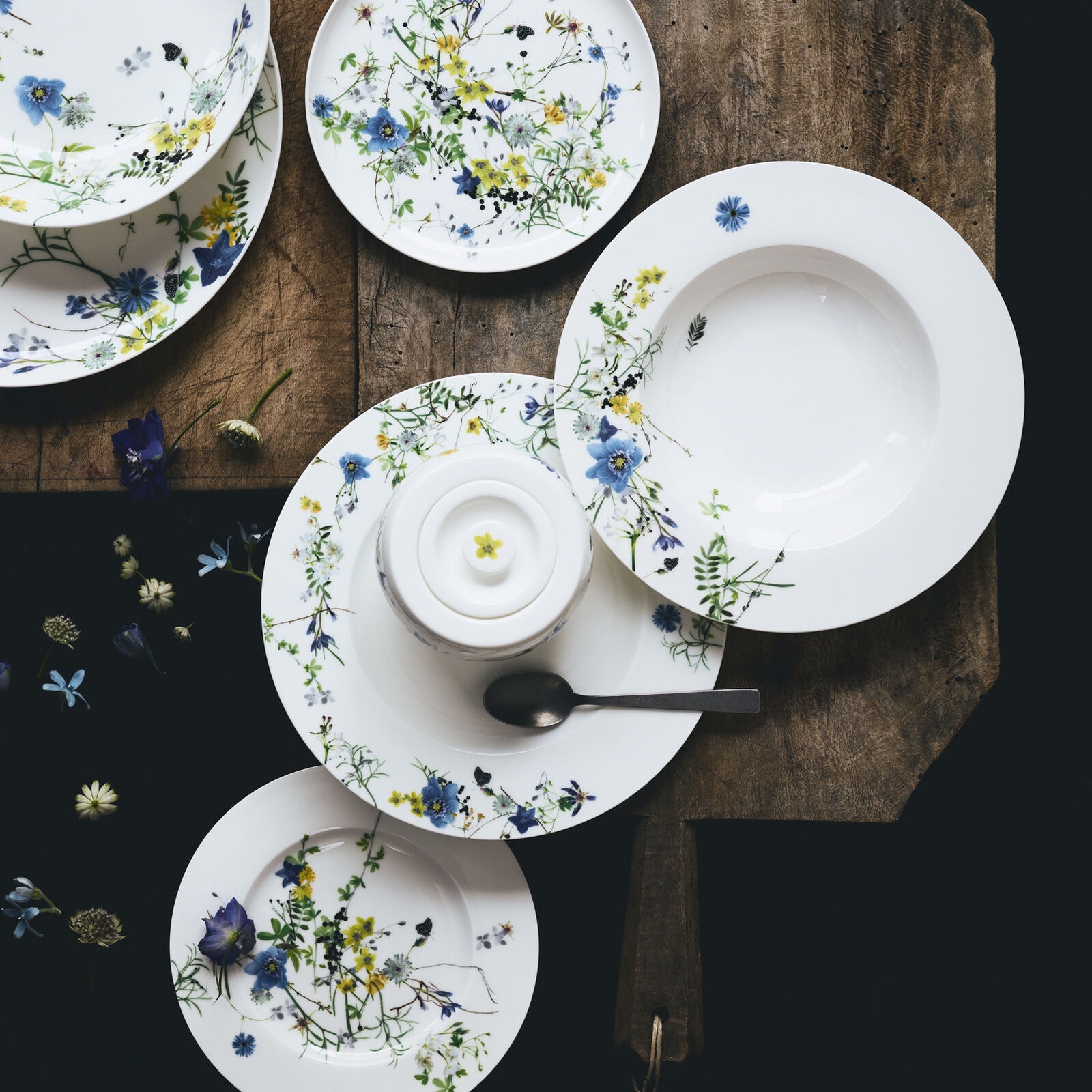Rosenthal, Brillance Fleurs des Alpes, Breakfast rim plate